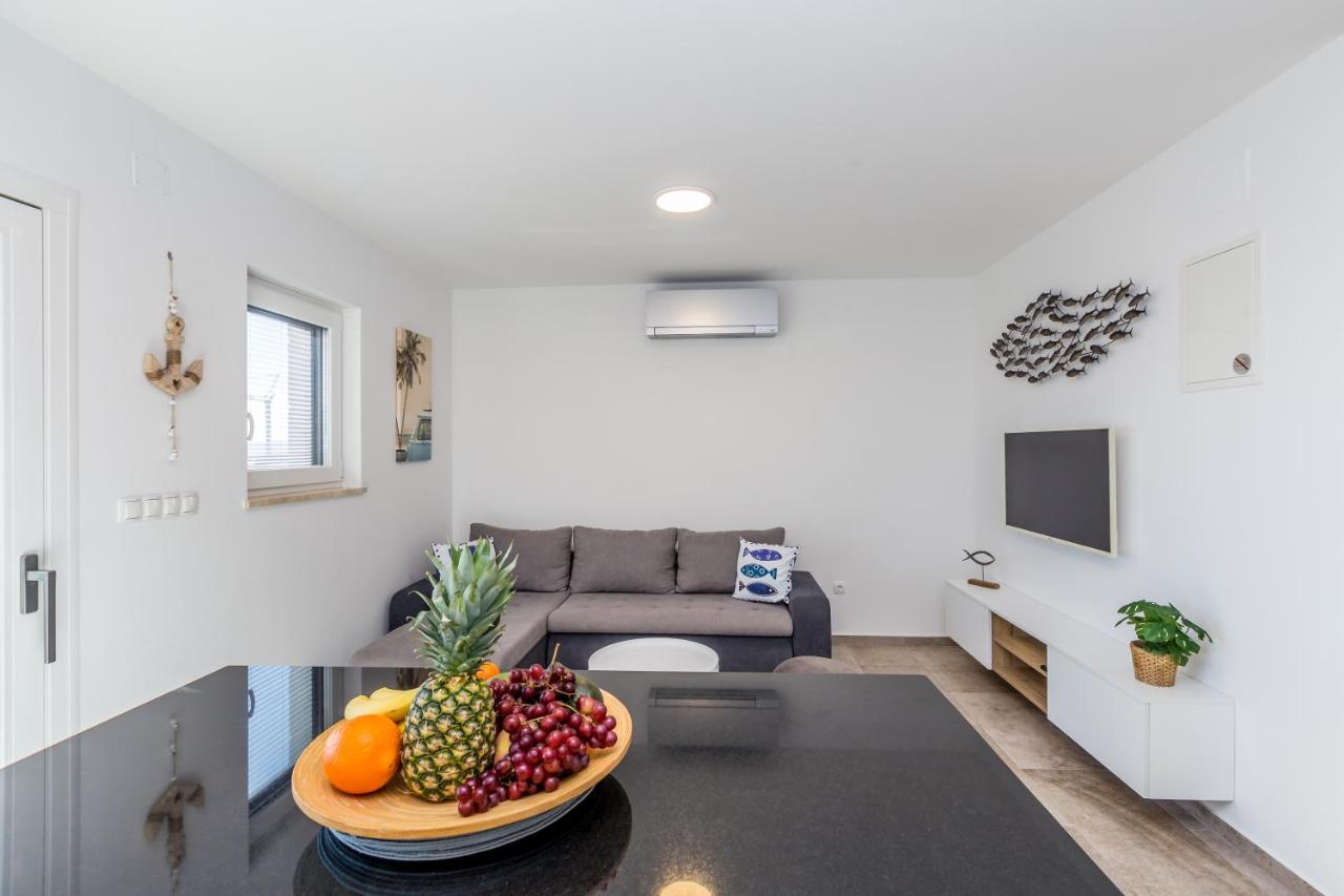 Apartments Luca Крк Экстерьер фото